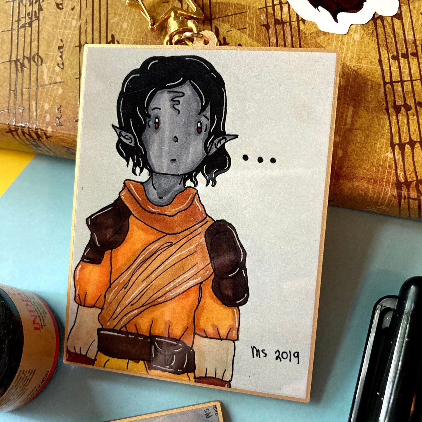 3 Inch Metallic Gold Ecofriendly Recycled Acrylic Gaming Keychain: Concerned Elf Wizard Apprentice